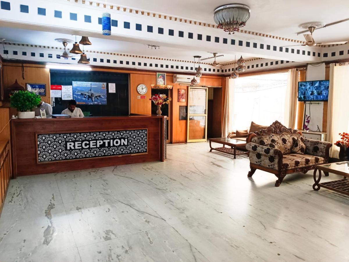 Hotel Krone Near Igi Airport Delhi Нью-Дели Экстерьер фото