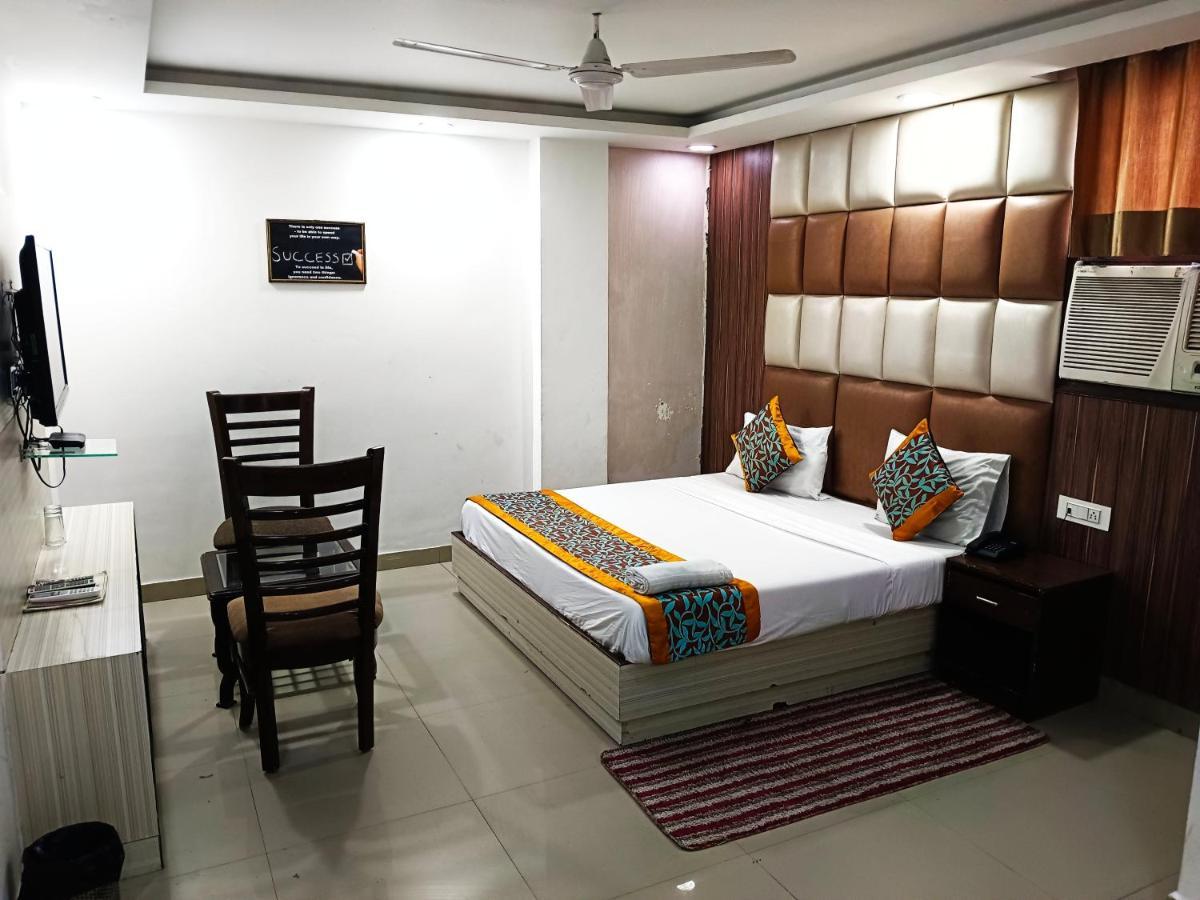 Hotel Krone Near Igi Airport Delhi Нью-Дели Экстерьер фото